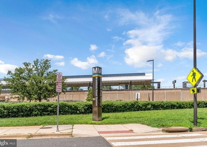1506 Mount Vernon Avenue - Photo 1