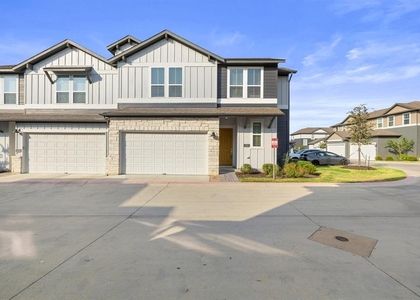 1015 Vista View Dr - Photo 1