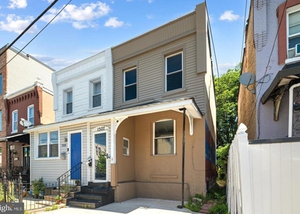 1307 S Hanson Street - Photo 1