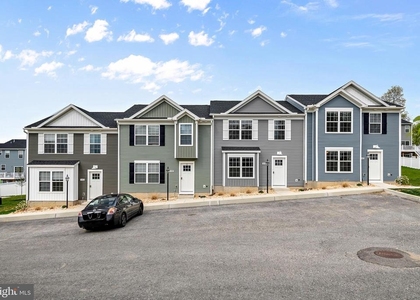 24 Laurel Way - Photo 1