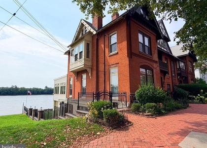 256 Radcliffe Street - Photo 1