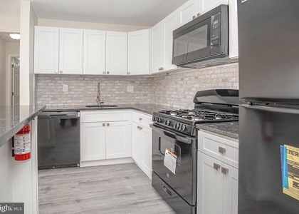 300 Broadway - Photo 1