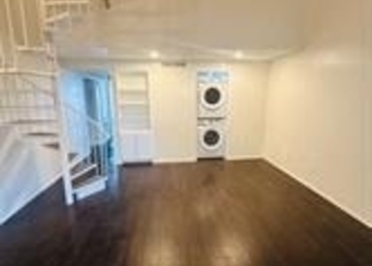 2401 Leon St - Photo 1