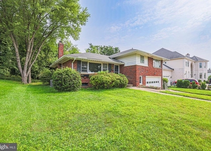 2302 Farringdon Road - Photo 1