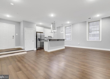 19 E Fayette Street - Photo 1