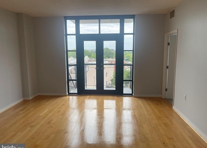 437 New York Avenue Nw - Photo 1