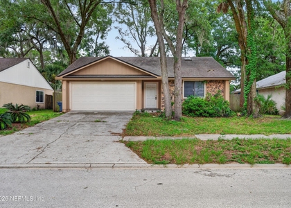 1445 Classic Oak Road W - Photo 1