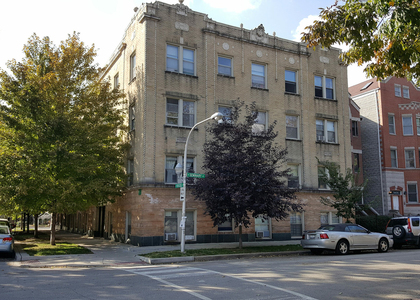 1100 W Roscoe Street - Photo 1