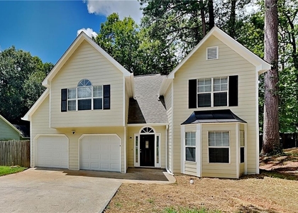 4015 Sharon Woods Drive - Photo 1