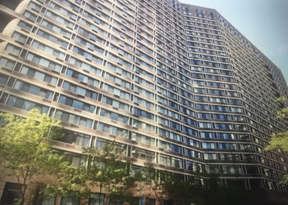 211 E Ohio Street - Photo 1