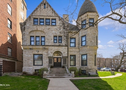 4545 S Drexel Boulevard - Photo 1