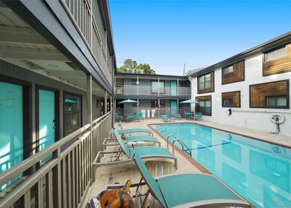 311 Hawthorne Street - Photo 1