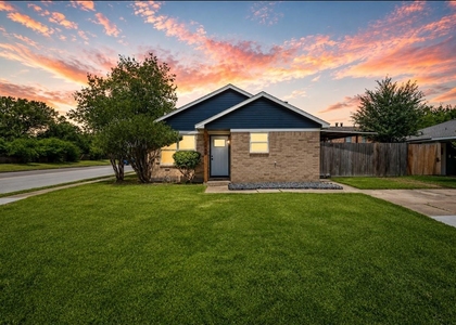 4640 Orange Circle S - Photo 1