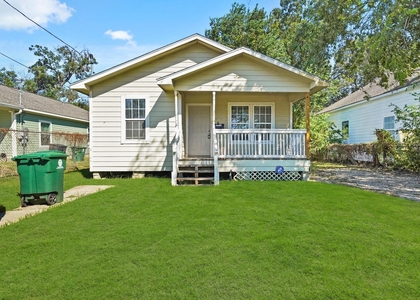 1704 Pannell Street - Photo 1
