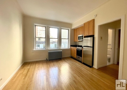 West 13 Street - Photo 1