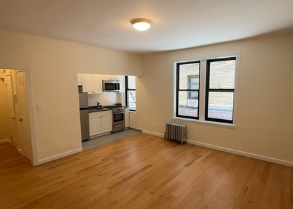 West 10th Street - Photo 1