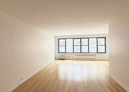Fourth Avenue - Photo 1