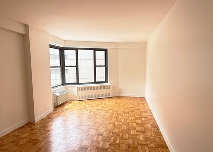 Fourth Avenue - Photo 1