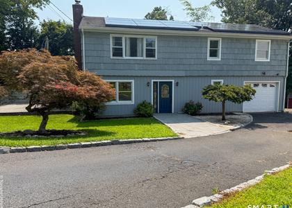 17 Kingsbury Road - Photo 1
