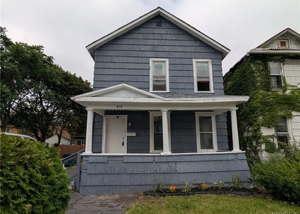 616 7th Ave (upper) - Photo 1