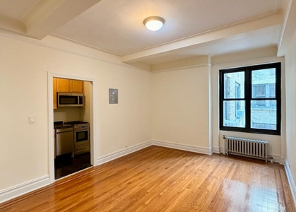 Second Avenue - Photo 1