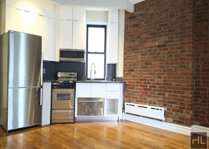 Mott Street - Photo 1