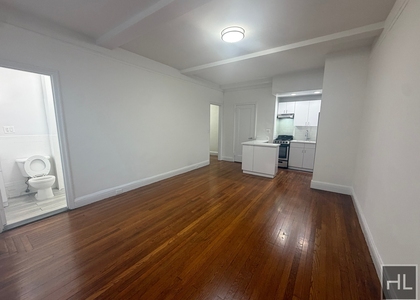 East 46 Street - Photo 1