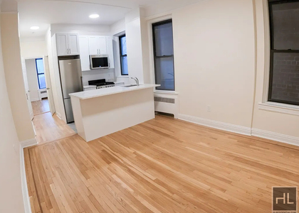 East 82 Street - Photo 1