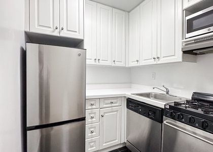 East 76 Street - Photo 1