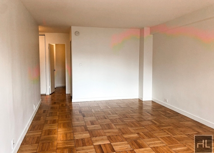 Fourth Avenue - Photo 1