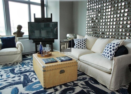 Center Boulevard - Photo 1
