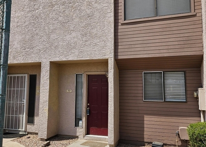 707 W 13th Street - Photo 1