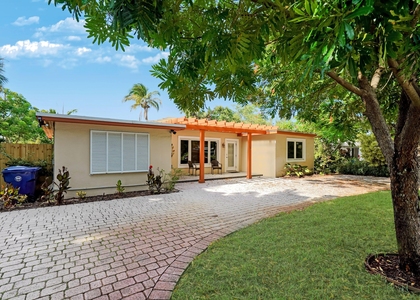 401 Nw 21st Court - Photo 1