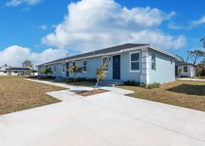 248 Rotonda Boulevard N - Photo 1