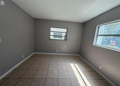 610 Ne 1st Avenue - Photo 1