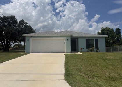 1081 Sw Mcdevitt Avenue - Photo 1