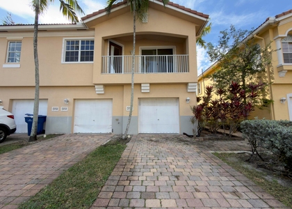 1712 Carvelle Drive - Photo 1