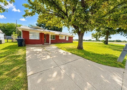 1902 Joslin Street - Photo 1