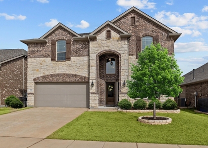 910 Black Hawk Drive - Photo 1