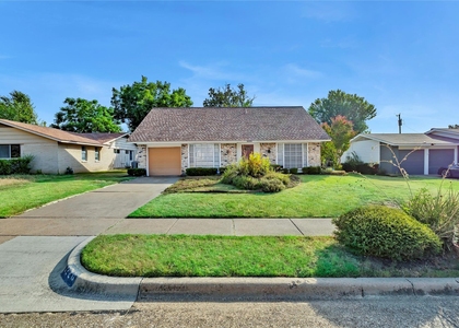 1220 Farnham Court E - Photo 1