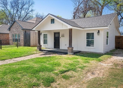 2635 Carpenter Avenue - Photo 1