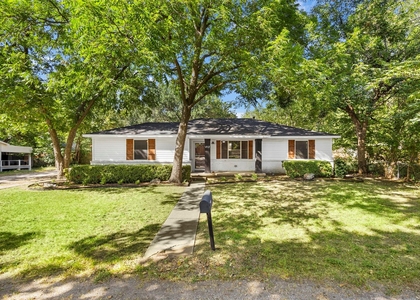 412 E Ross Street - Photo 1