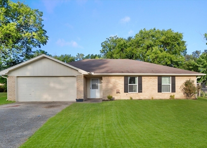 2604 Fairmont Circle - Photo 1