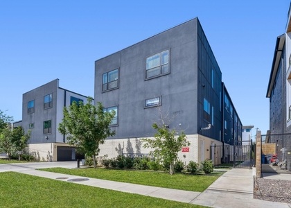 2614 N Carroll Avenue - Photo 1