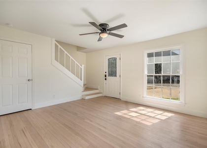 305 N Oak Cliff Boulevard - Photo 1