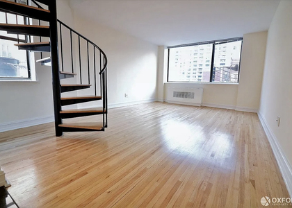 365 West 52nd Street - Photo 1