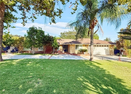1212 N Santa Anita - Photo 1