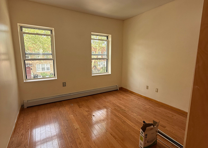 east 32nd st - Photo 1