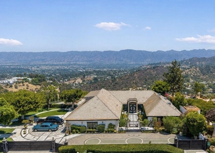 8416 Skyline Drive - Photo 1