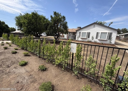 4475 Barnard Street - Photo 1